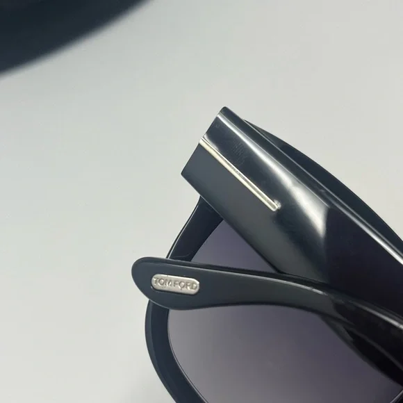 ❗️SOLD❗️TOM FORD Beatrix 52mm Shiny Black Sunglasses ~ Authentic Brand New - Picture 8 of 13